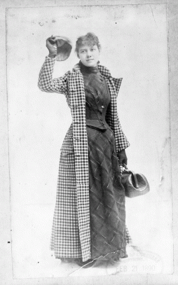 nellieblytravelingoutfit