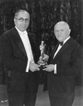 carl_laemmle_presenter_louis_b_mayer