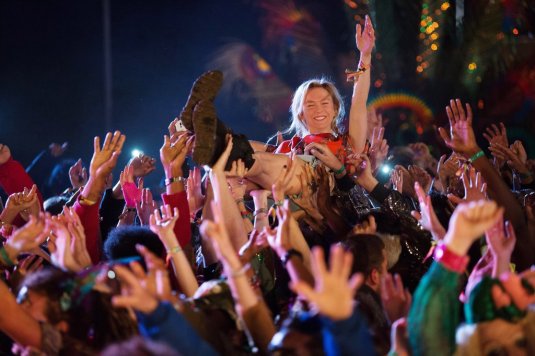 bridget-jones-crowdsurfing