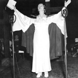 asm_whiteshoes_500x500