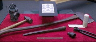 Lincoln's-Tomb-Robbers-1