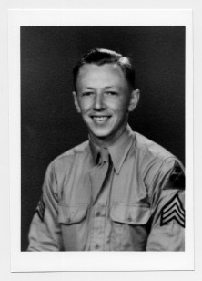 charles-schulz-army-uniform-1943-charles-schulz-muesumjpg