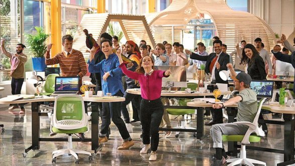 zoesextraordinaryplaylistcast