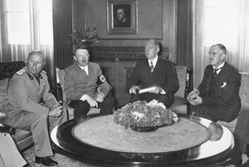 Benito-Mussolini-Adolf-Hitler-Italian-Neville-Chamberlain-September-29-1938