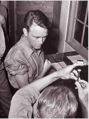 lew_ayres-IN-ww2_555