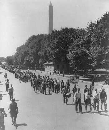 macarthur-bonus-march-1932-loc.jpg__2000x2384_q85_crop_subsampling-2_upscale