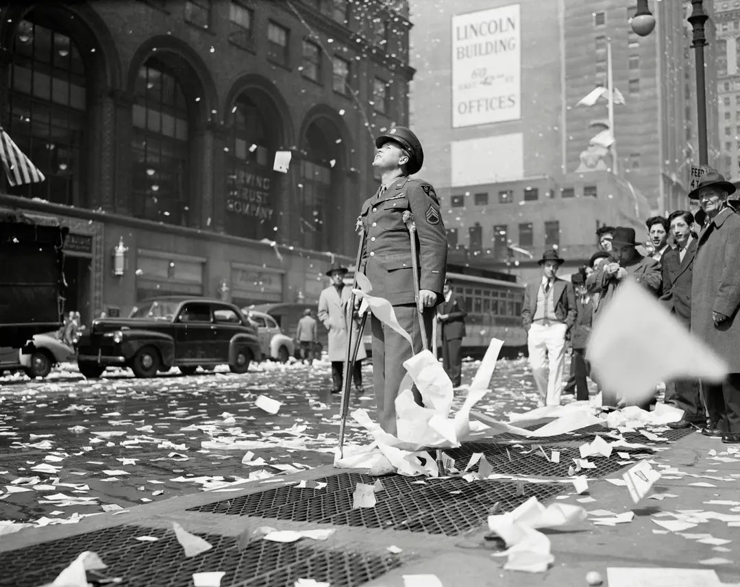 ticker-tape (1)